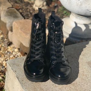 Kenneth Cole Black Boots